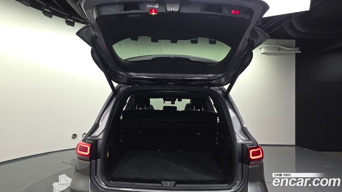 Mercedes-Benz EQB 2023