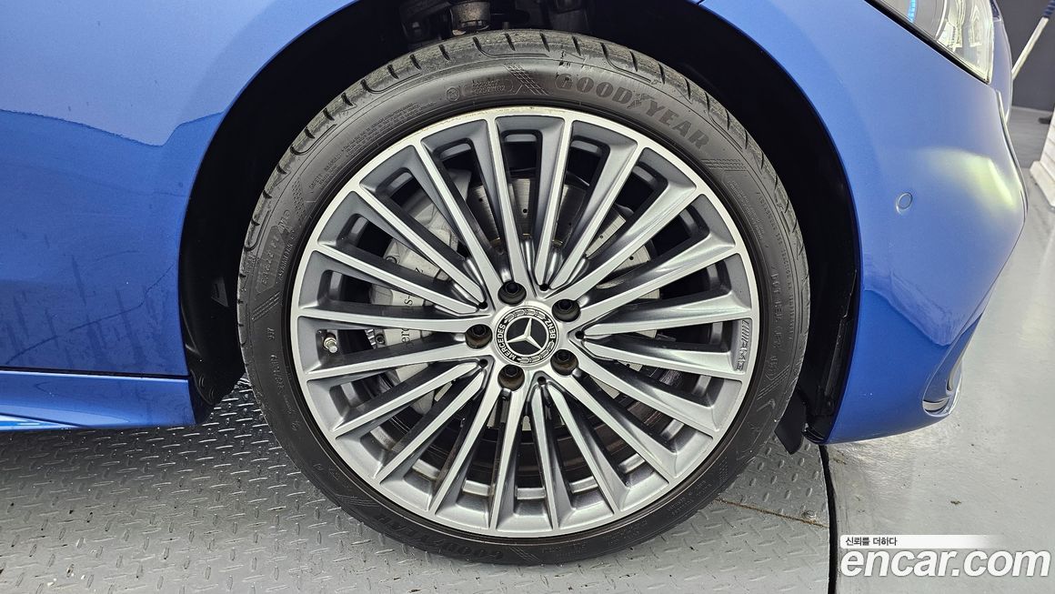 Mercedes-Benz C-Class 2022