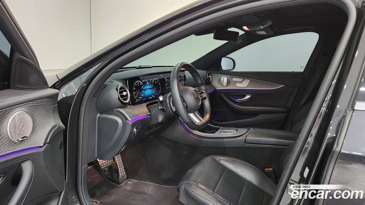 Mercedes-Benz E-Class 2022