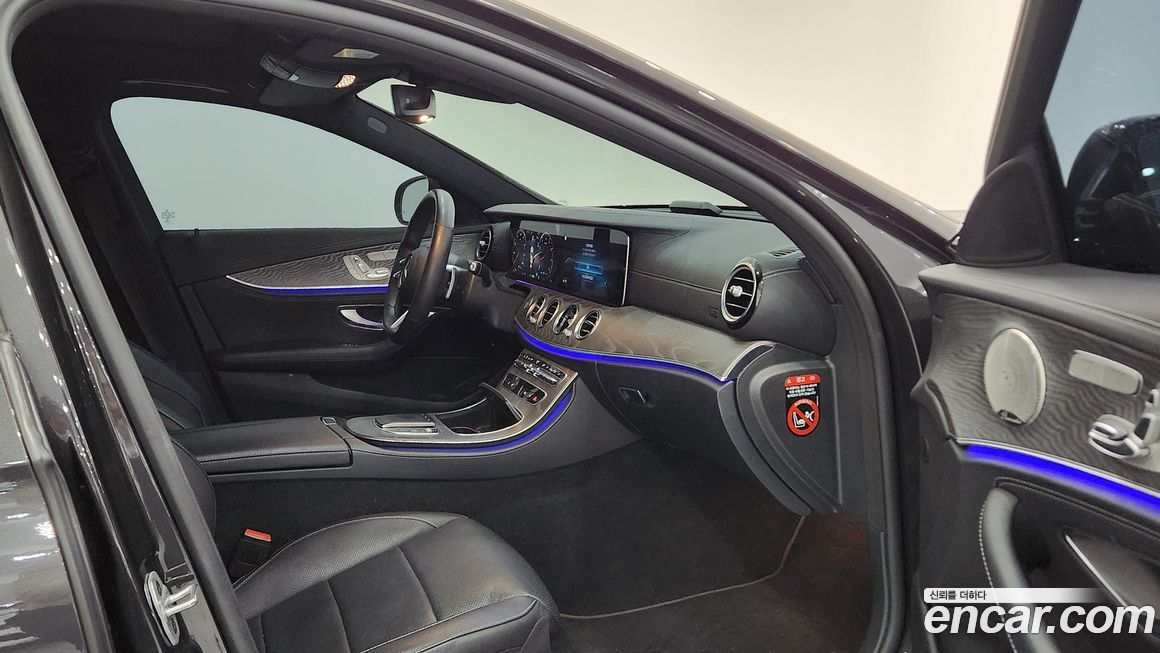 Mercedes-Benz E-Class 2022