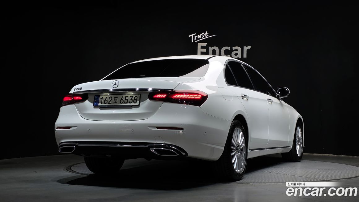 Mercedes-Benz E-Class 2022