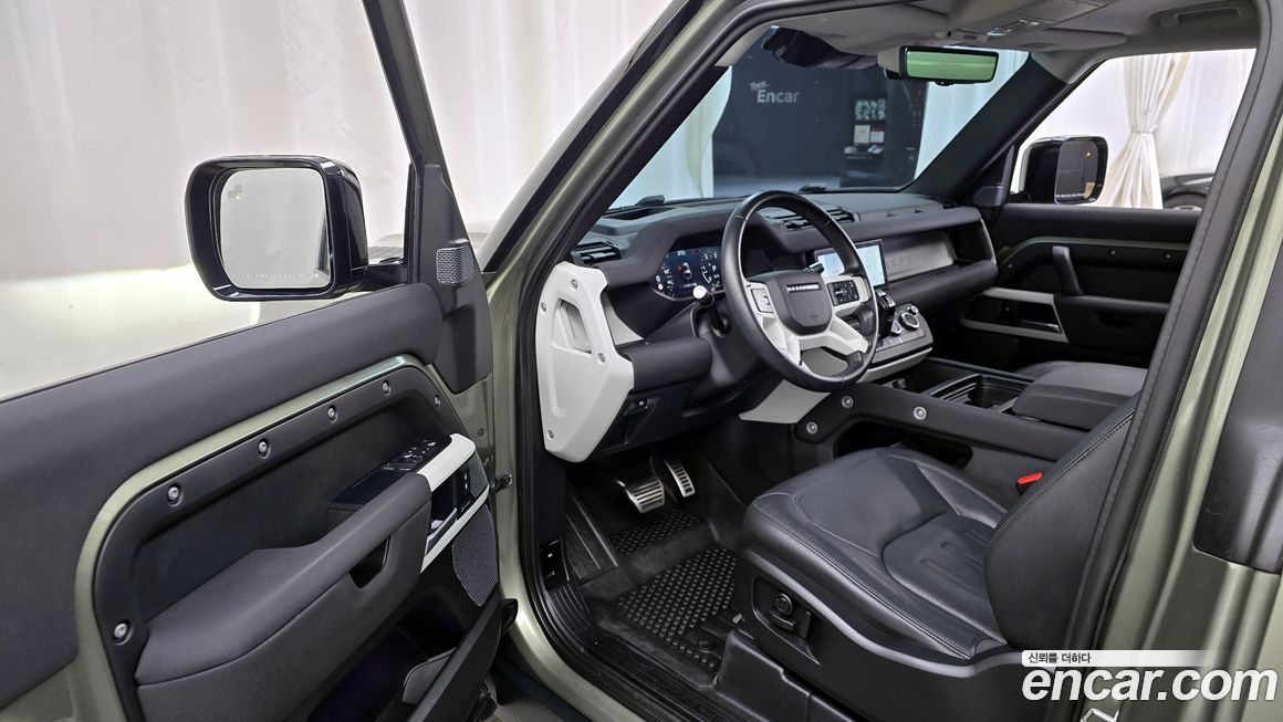 Land Rover Defender 2022