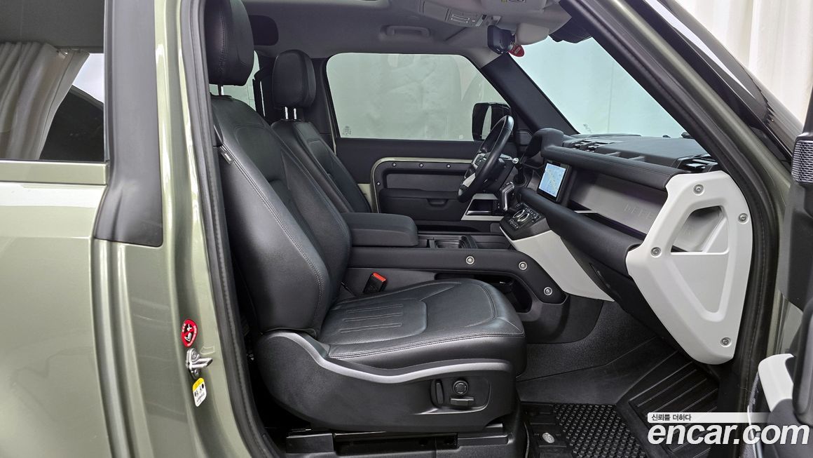 Land Rover Defender 2022