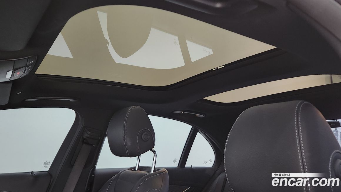 Mercedes-Benz E-Class 2022