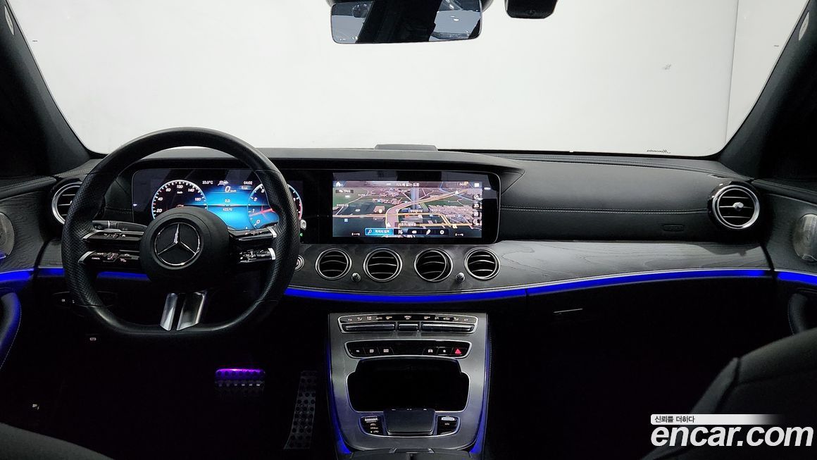 Mercedes-Benz E-Class 2022