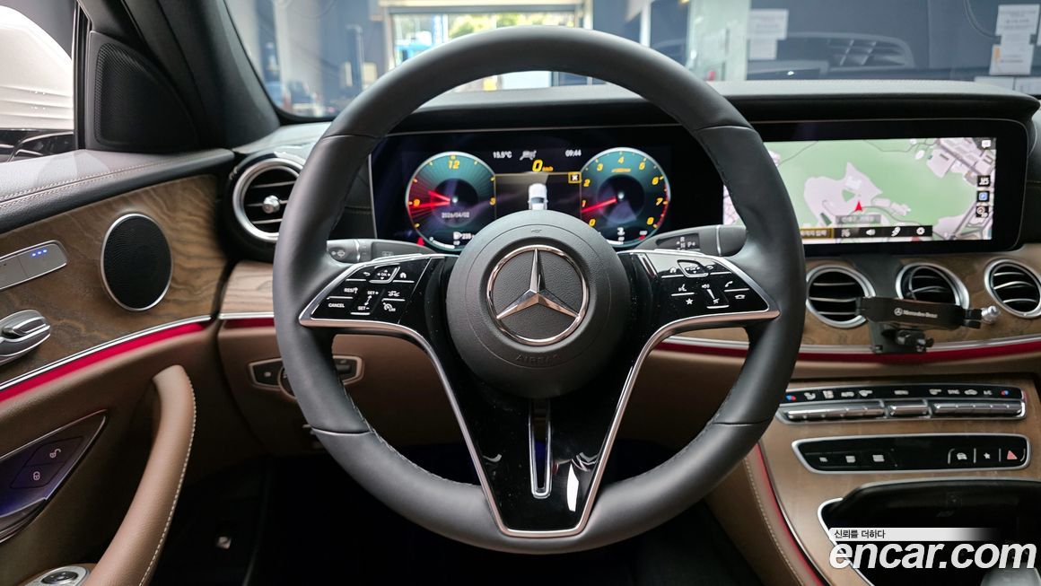 Mercedes-Benz E-Class 2022