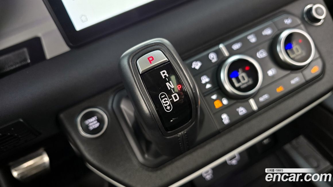 Land Rover Defender 2022