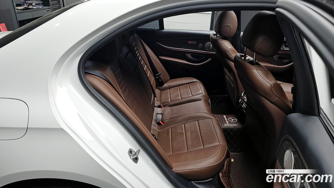 Mercedes-Benz E-Class 2023