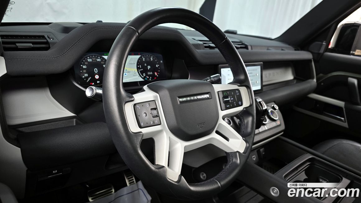 Land Rover Defender 2022