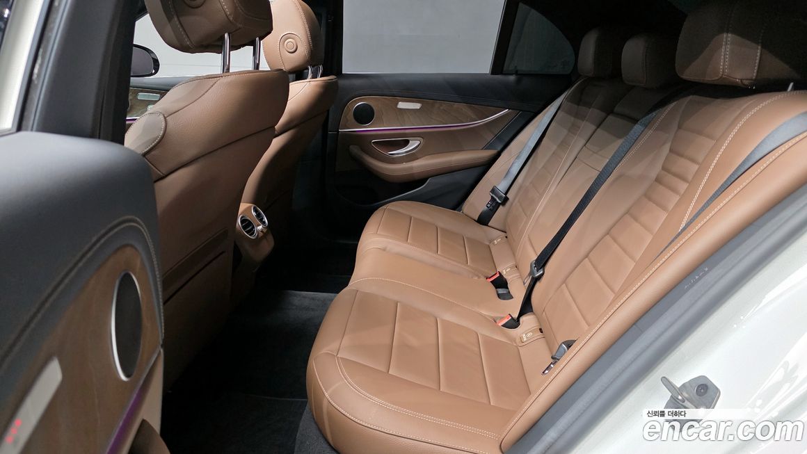 Mercedes-Benz E-Class 2022