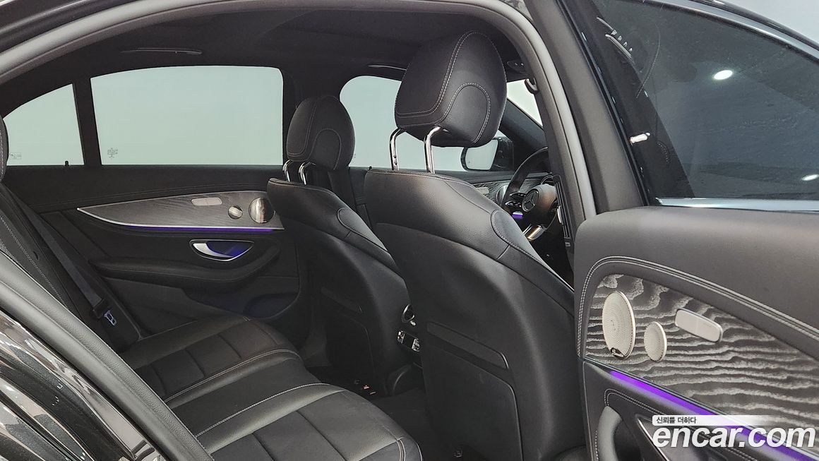 Mercedes-Benz E-Class 2022