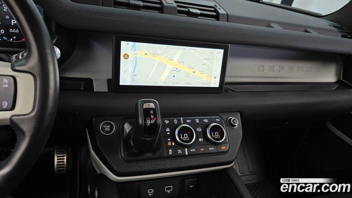 Land Rover Defender 2022