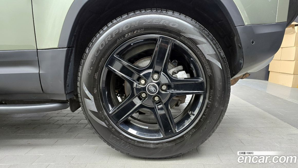 Land Rover Defender 2022
