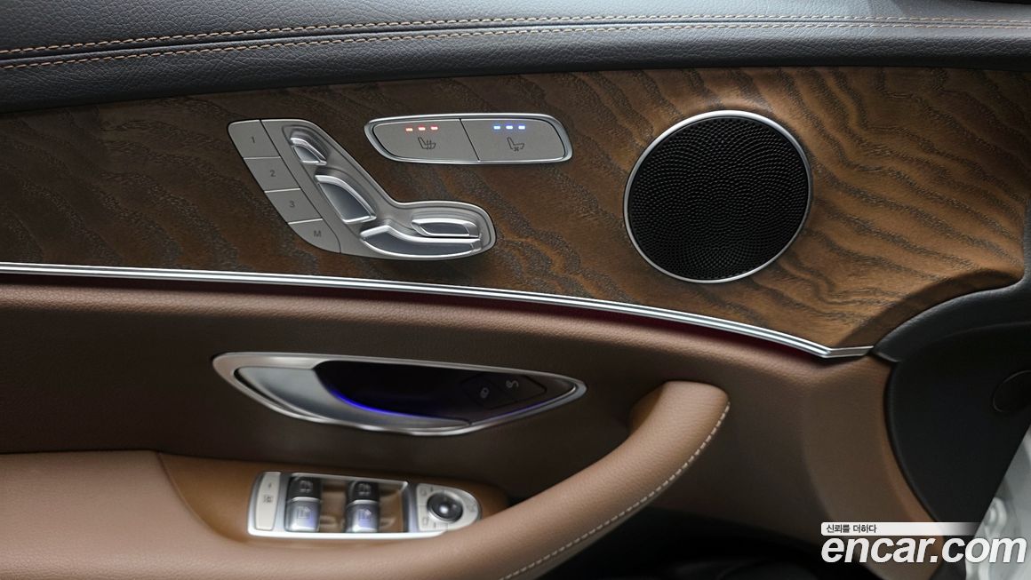 Mercedes-Benz E-Class 2022