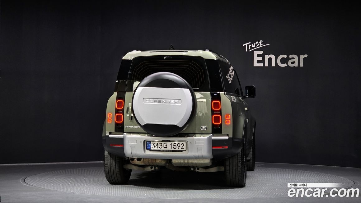 Land Rover Defender 2022