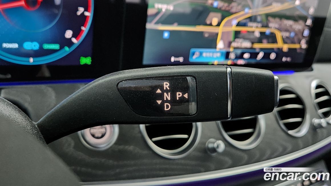 Mercedes-Benz E-Class 2022