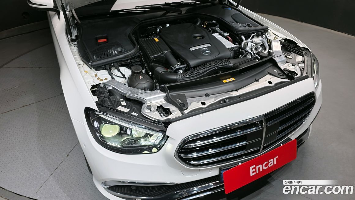 Mercedes-Benz E-Class 2022