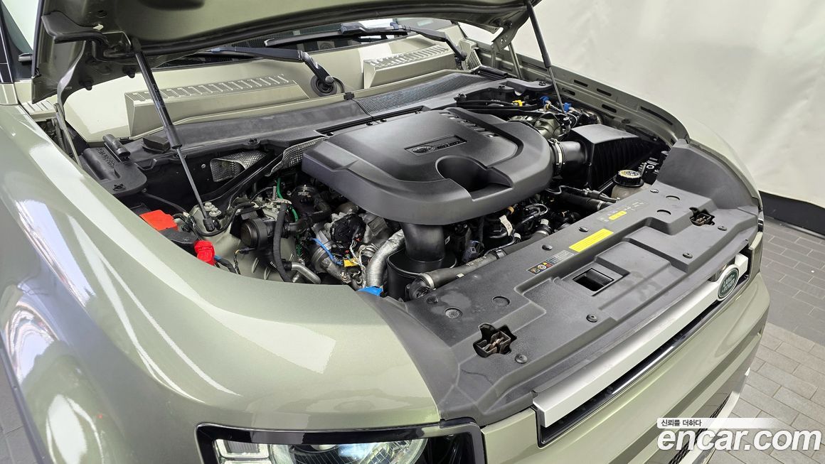 Land Rover Defender 2022