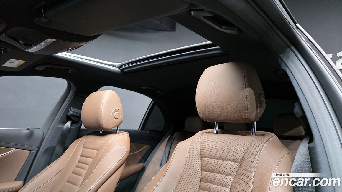 Mercedes-Benz E-Class 2022