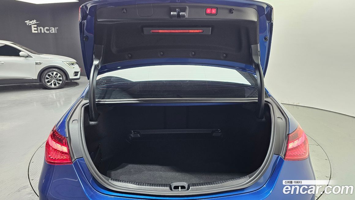 Mercedes-Benz C-Class 2022