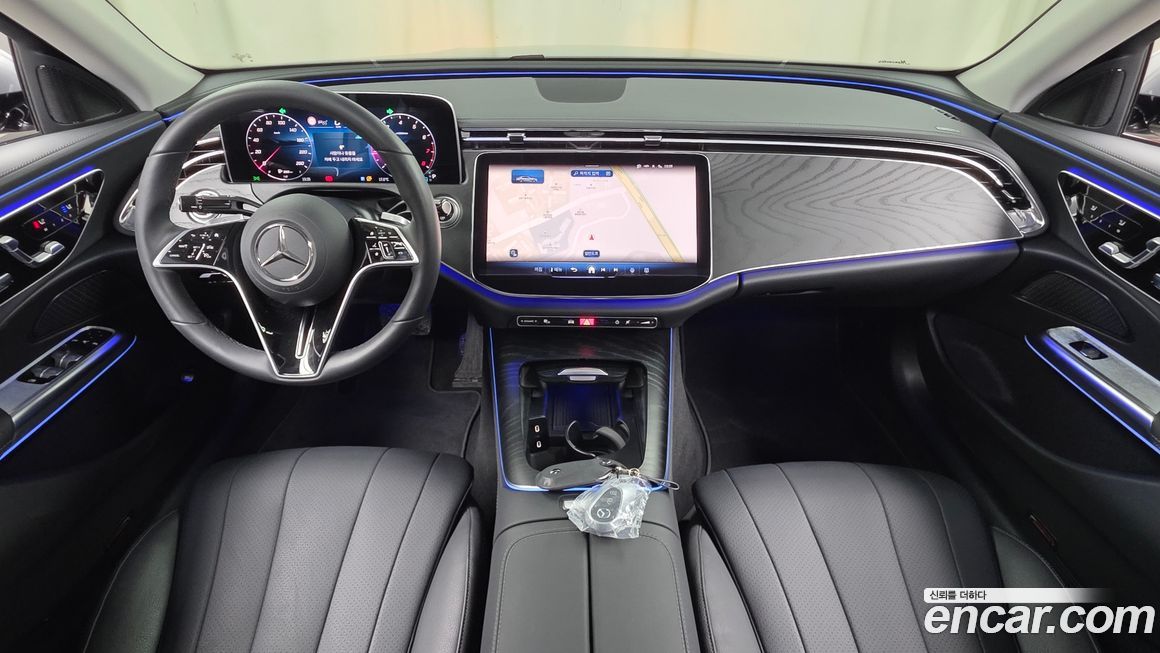 Mercedes-Benz E-Class 2024