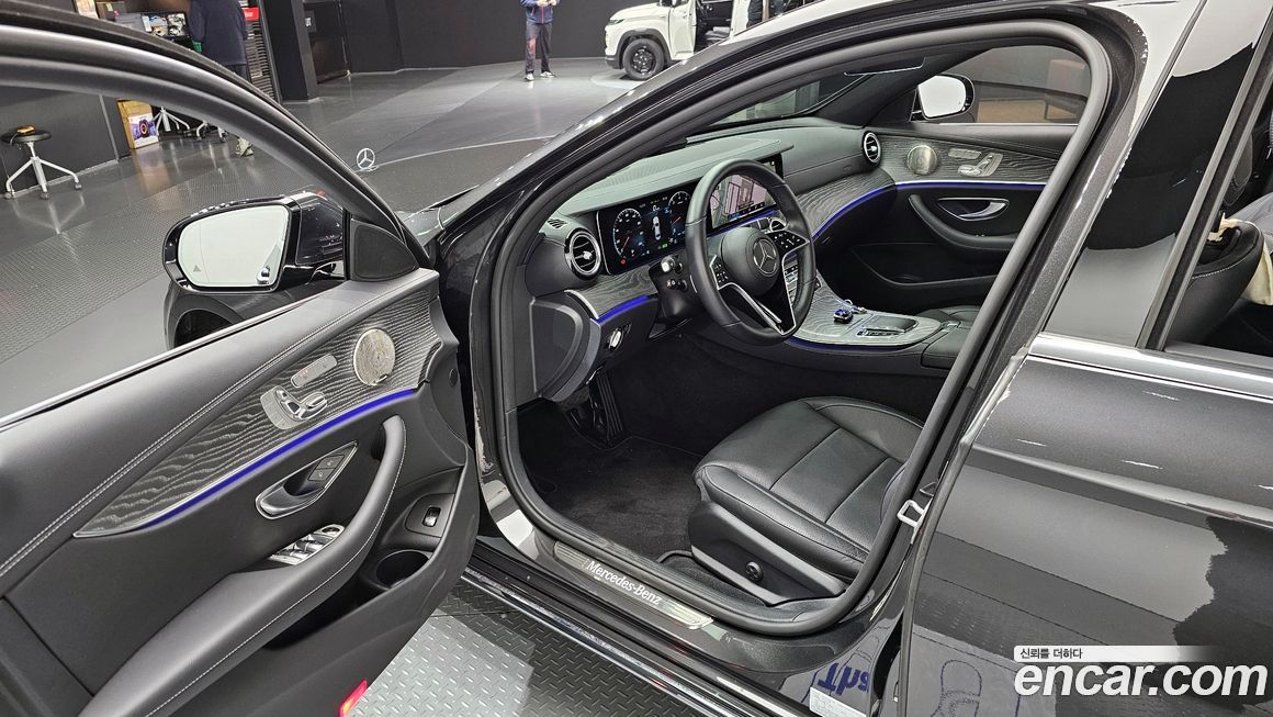 Mercedes-Benz E-Class 2023
