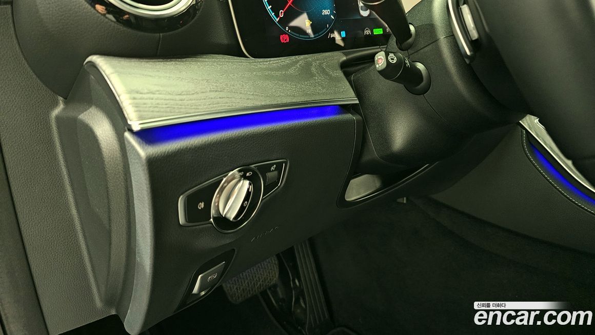 Mercedes-Benz E-Class 2023