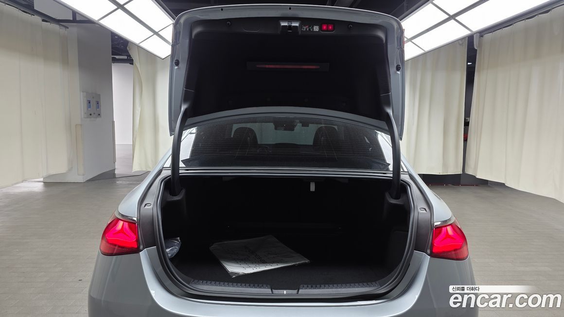 Mercedes-Benz E-Class 2024