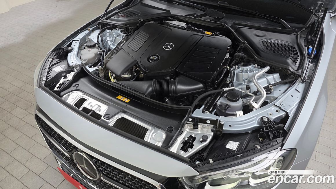 Mercedes-Benz E-Class 2024