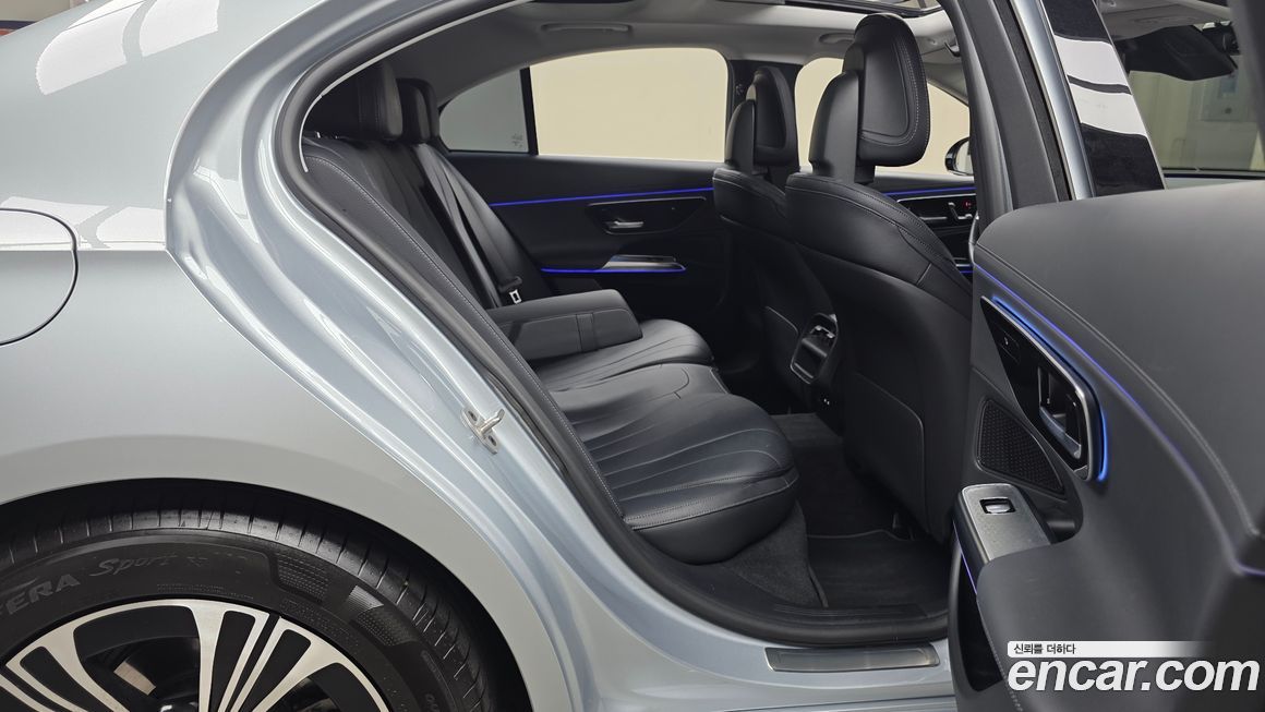 Mercedes-Benz E-Class 2024