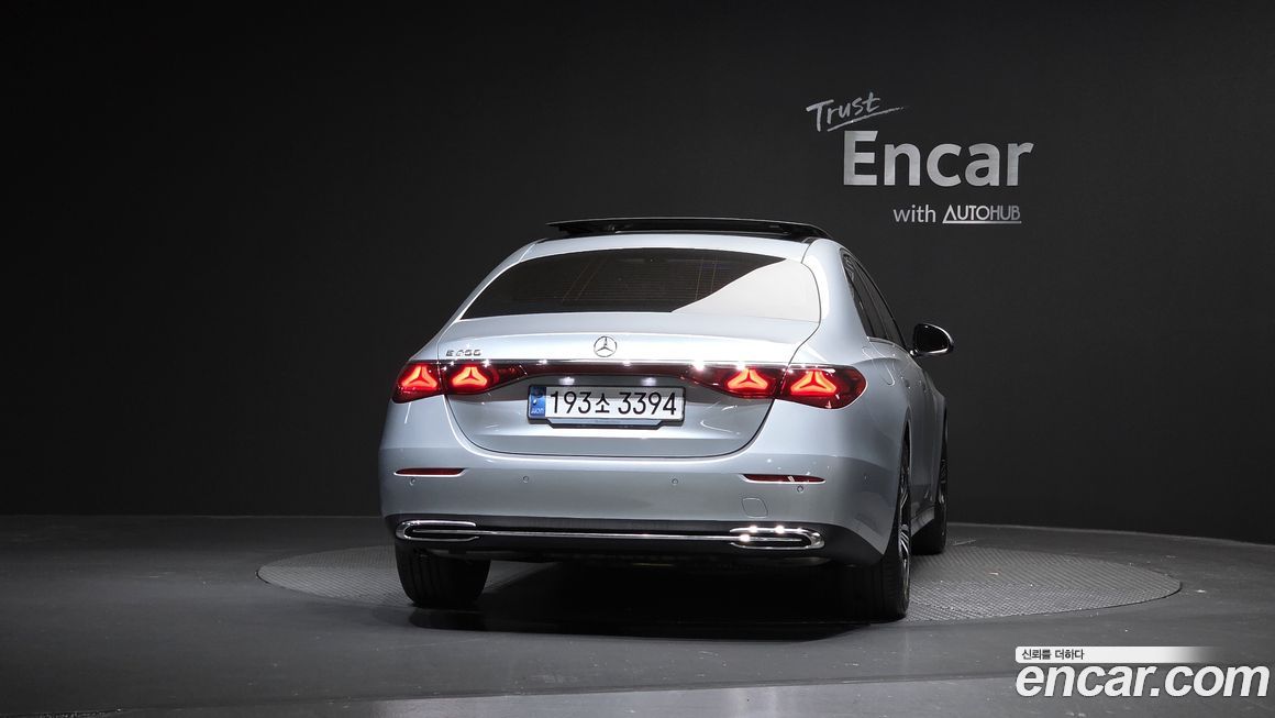 Mercedes-Benz E-Class 2024