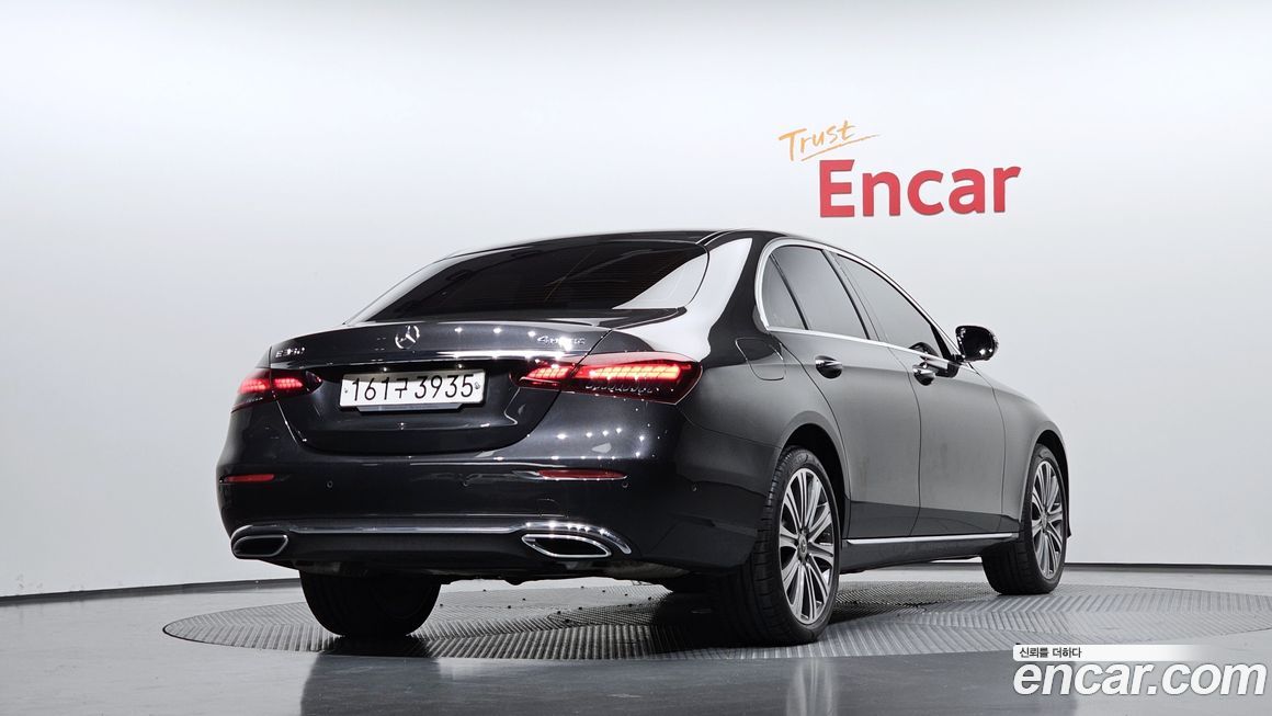 Mercedes-Benz E-Class 2023