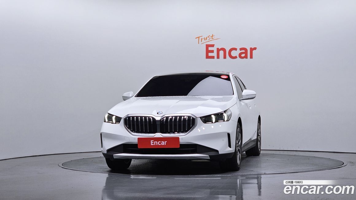BMW 5-Series 2025