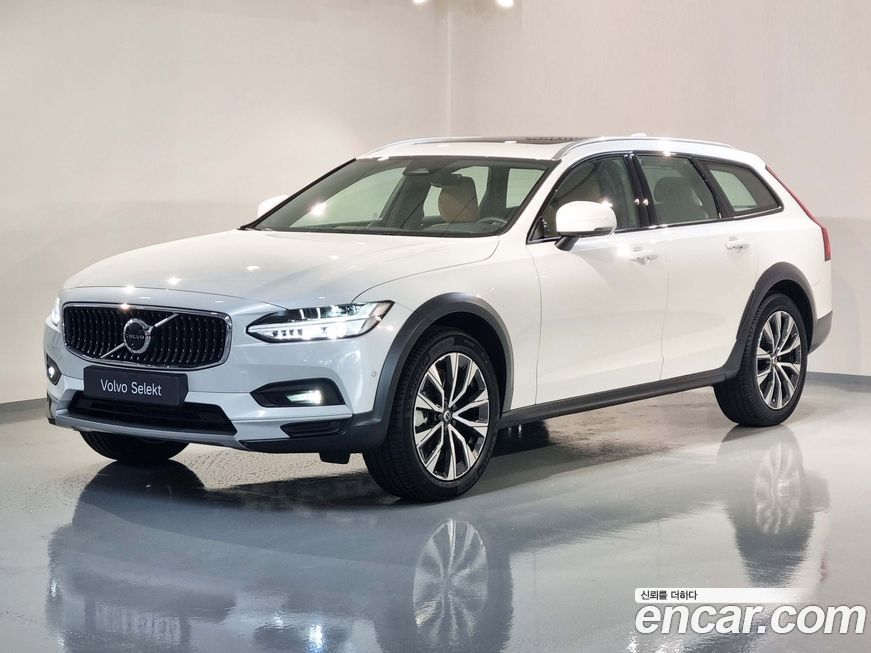 Volvo V90 2025
