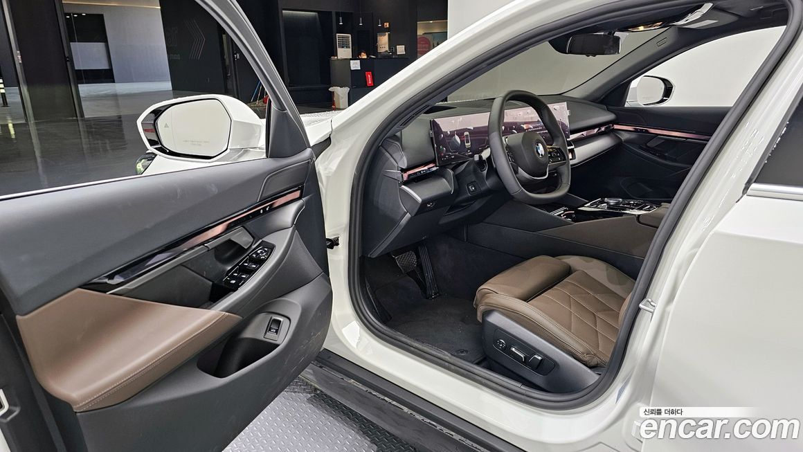 BMW 5-Series 2025