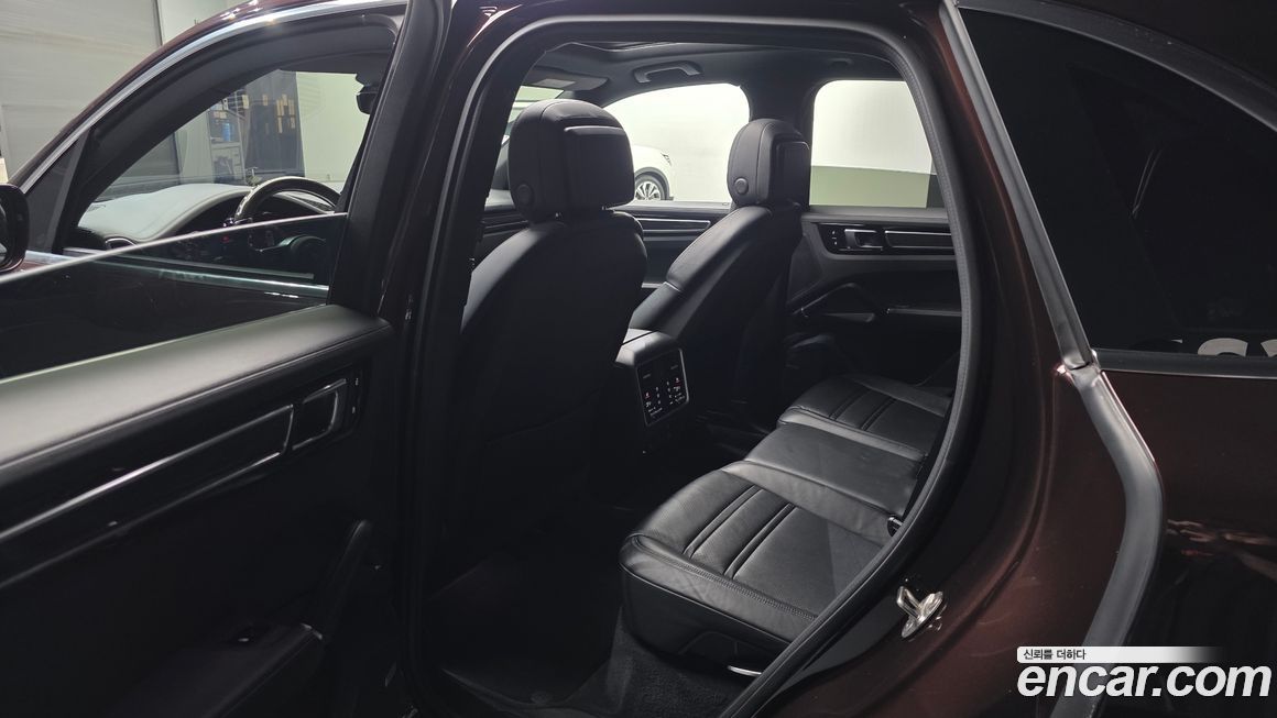 Porsche Cayenne 2021