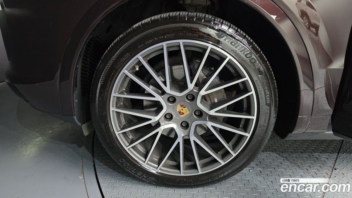 Porsche Cayenne 2021