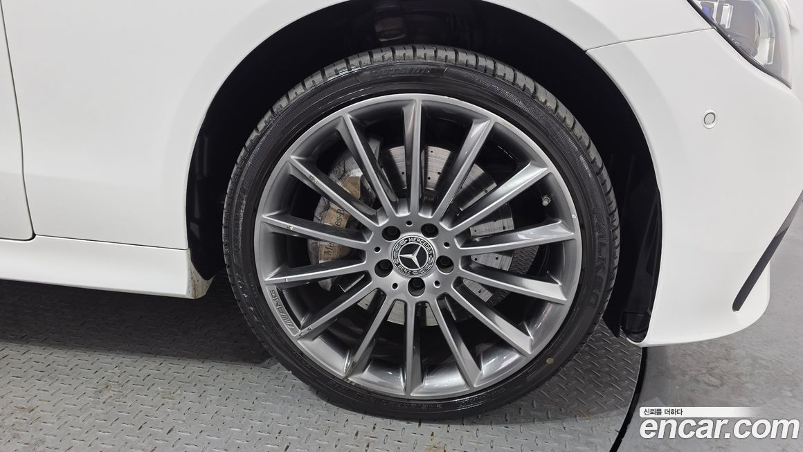 Mercedes-Benz E-Class 2021