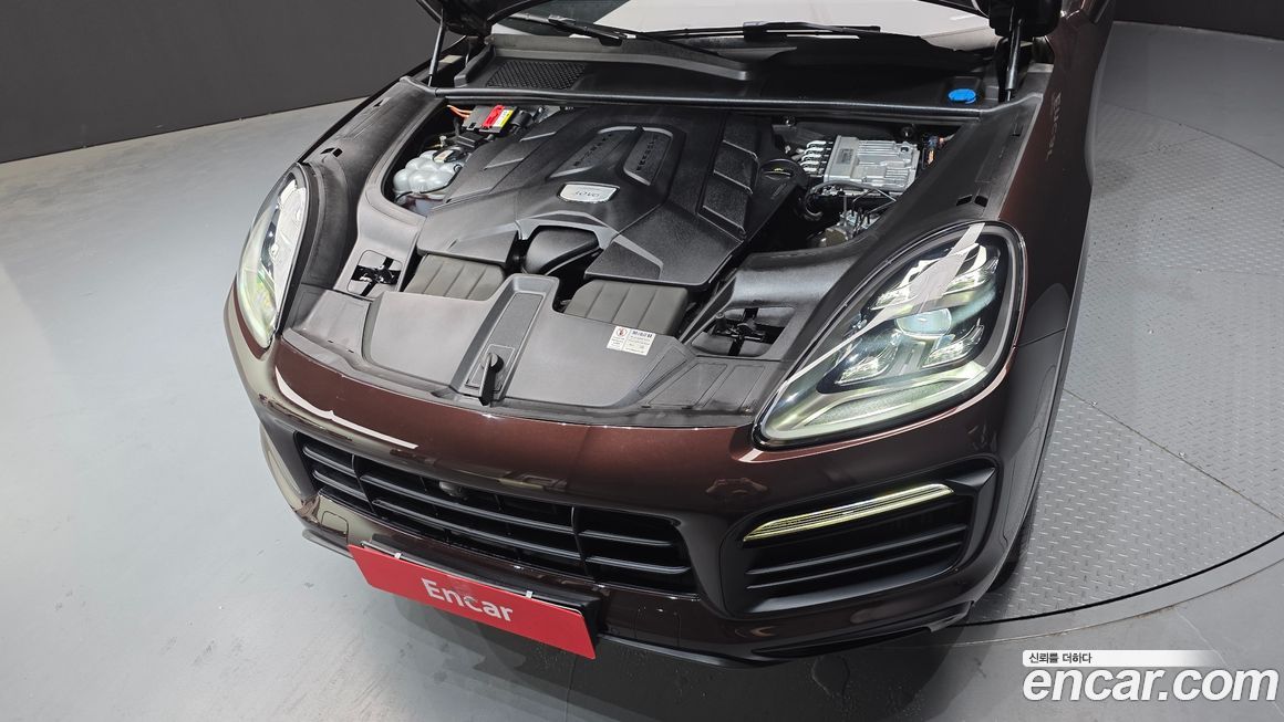 Porsche Cayenne 2021