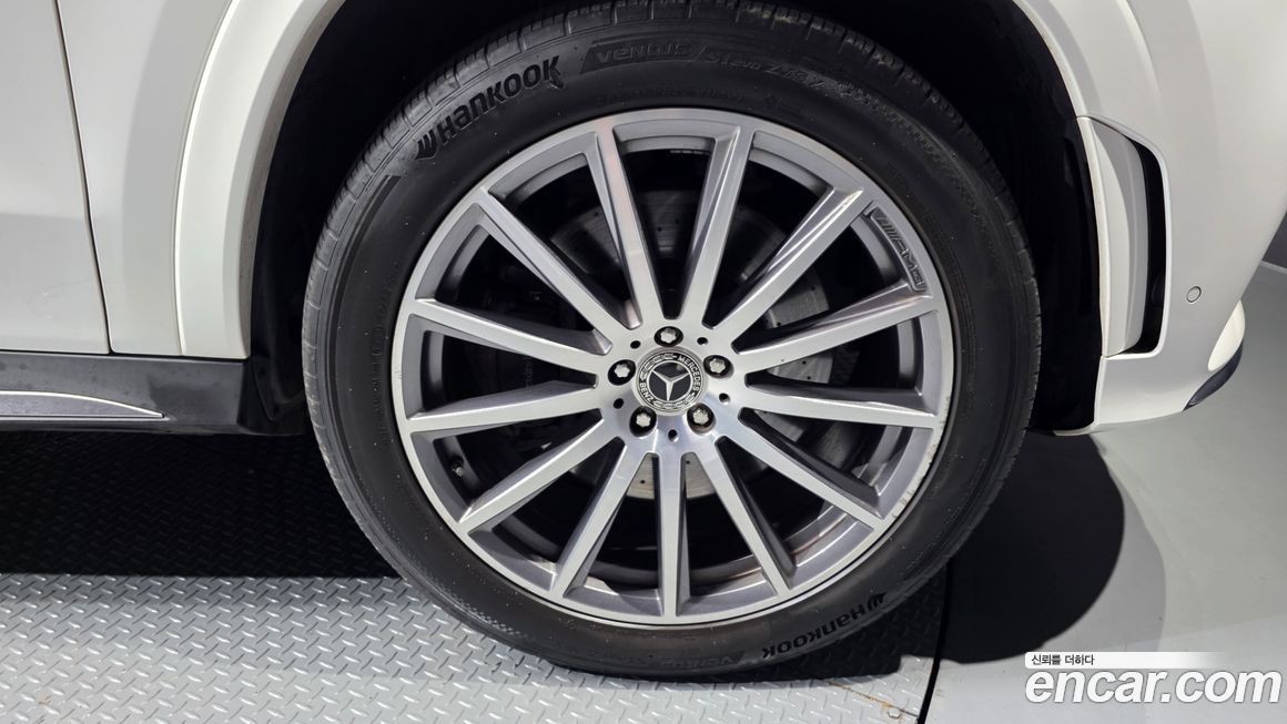 Mercedes-Benz GLS-Class 2021