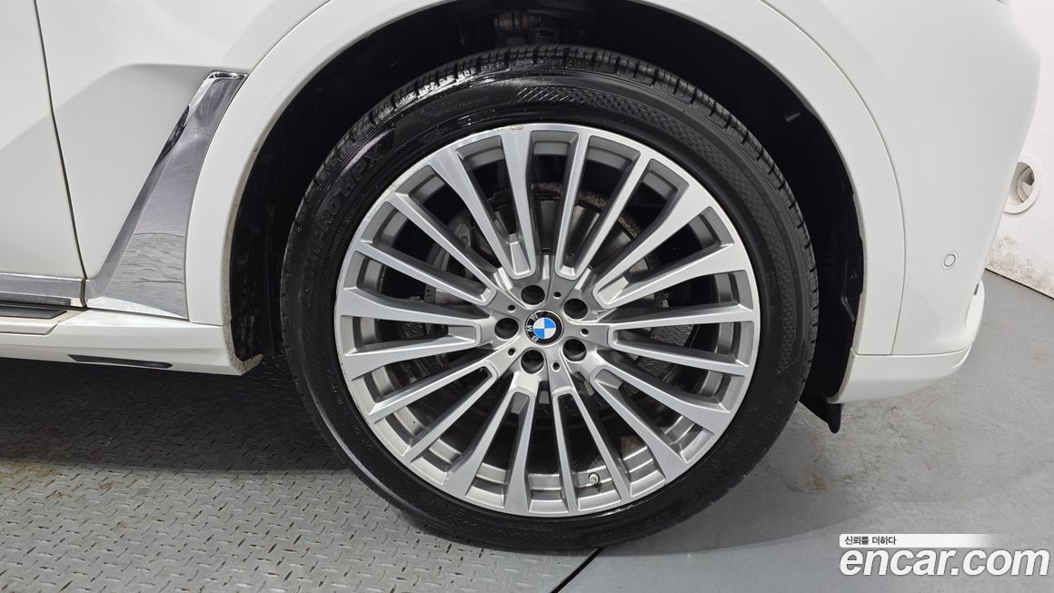 BMW X7 2021