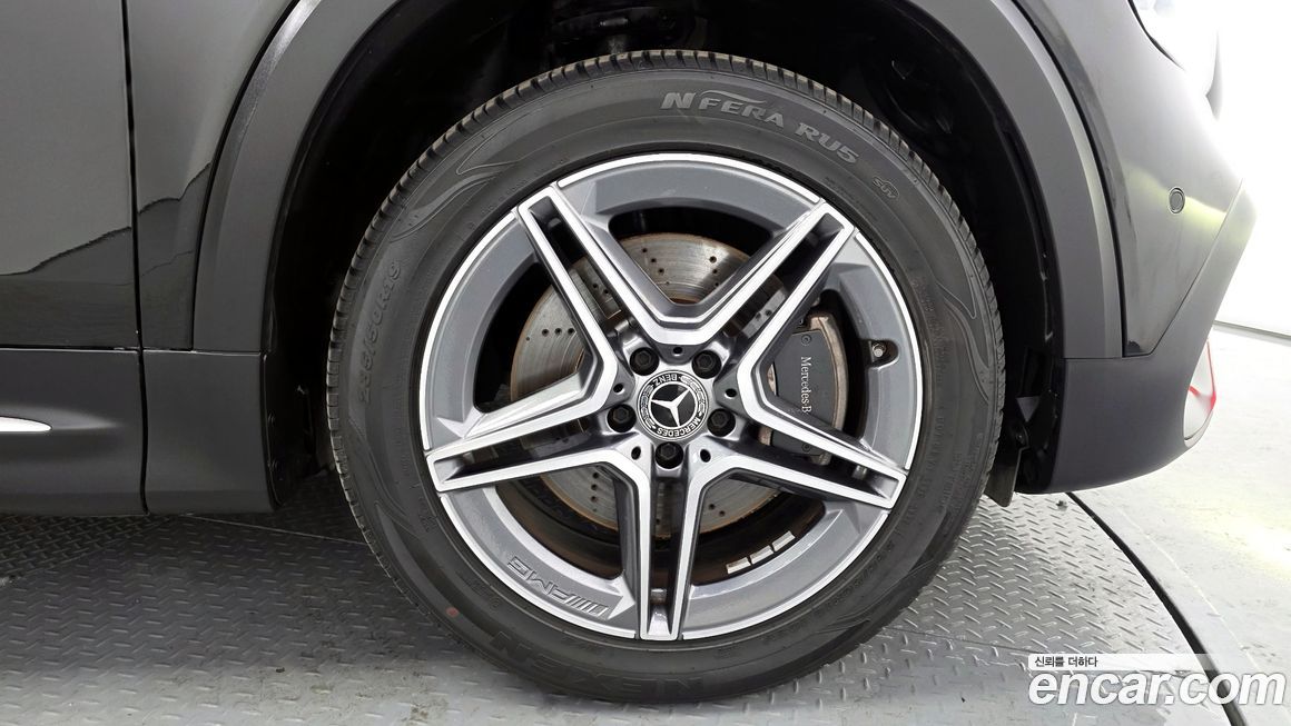 Mercedes-Benz GLB-Class 2020