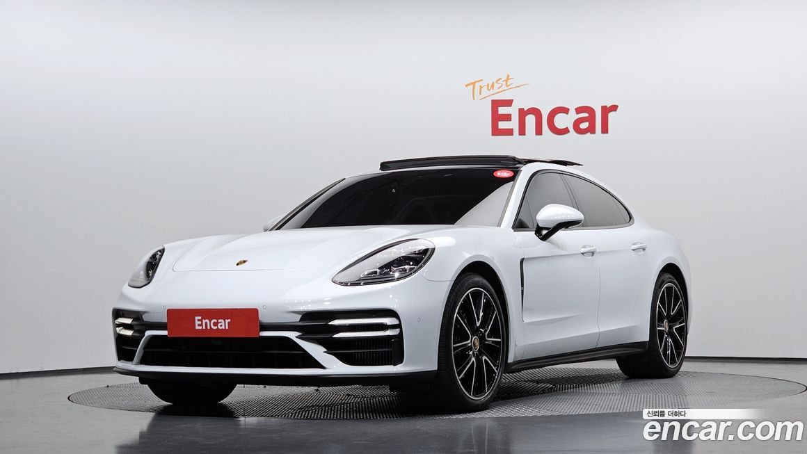 Porsche Panamera 2021
