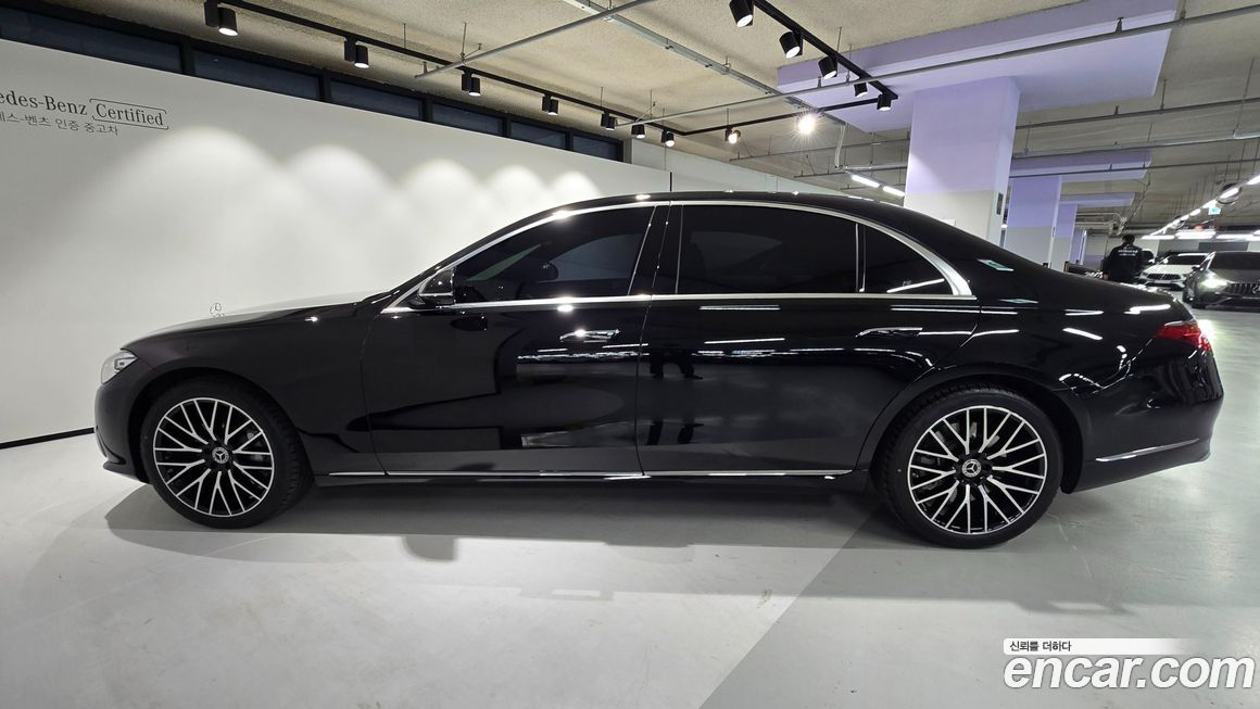 Mercedes-Benz S-Class 2025
