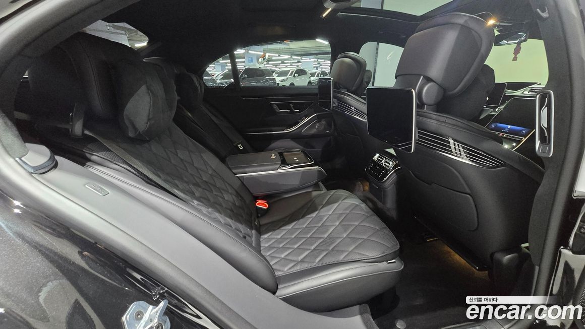 Mercedes-Benz S-Class 2025