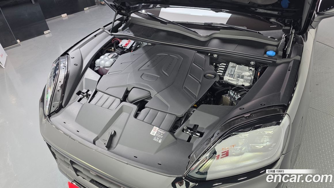 Porsche Cayenne 2025