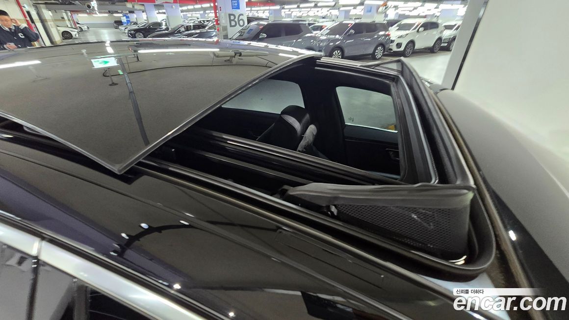 Mercedes-Benz S-Class 2025