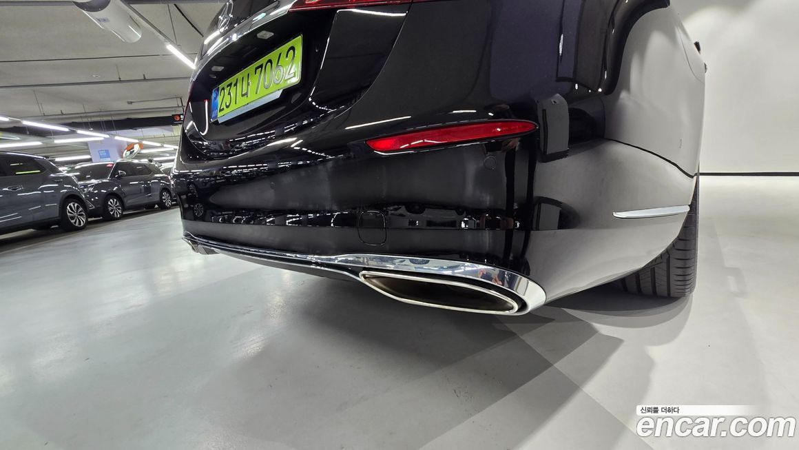 Mercedes-Benz S-Class 2025