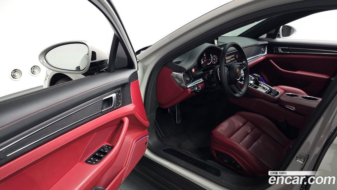 Porsche Panamera 2023