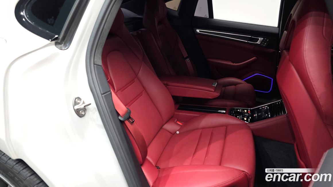 Porsche Panamera 2023